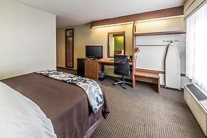 Sleep Inn & Suites Bay View Acme - Travers City