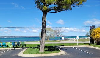 Sleep Inn & Suites Bay View Acme - Travers City