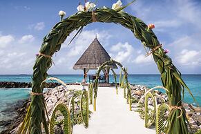 Taj Coral Reef Resort & Spa Maldives – A Premium All Inclusive Resort