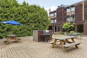 Travelodge by Wyndham Thunder Bay