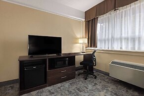 Travelodge by Wyndham Thunder Bay