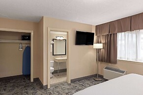 Travelodge by Wyndham Thunder Bay