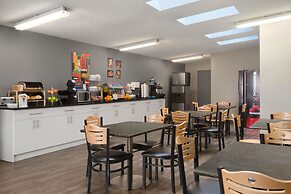 Travelodge by Wyndham Edmonton Airport