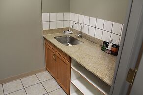 Travelodge by Wyndham Edmonton Airport