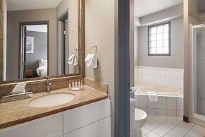 Travelodge by Wyndham Edmonton Airport