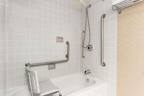 Travelodge by Wyndham Owen Sound