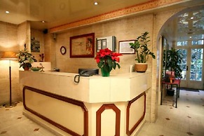 Hôtel de l'Alma by Malone