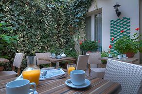 Hôtel de l'Alma by Malone