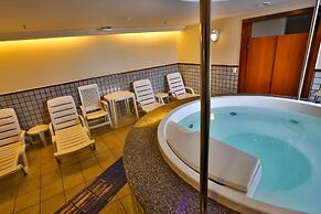 Metropolitan Hotel by Atlantica