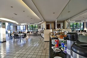 Metropolitan Hotel by Atlantica