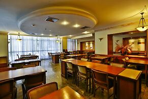 Metropolitan Hotel by Atlantica