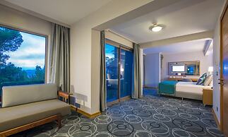 Pine Bay Holiday Resort