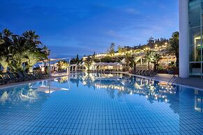 Pine Bay Holiday Resort