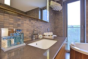 Pine Bay Holiday Resort