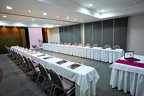 Alta Reggia Plaza Hotel