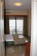 Holiday Suites Hotel And Beach