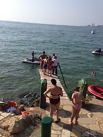 Holiday Suites Hotel And Beach