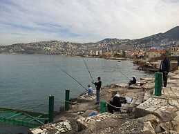 Holiday Suites Hotel And Beach