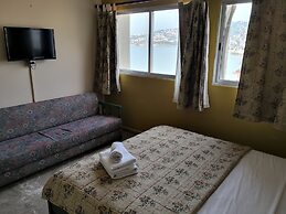 Holiday Suites Hotel And Beach