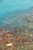 Holiday Suites Hotel And Beach