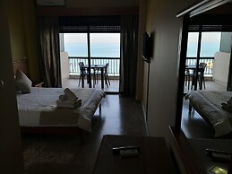 Holiday Suites Hotel And Beach