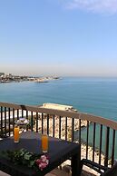 Holiday Suites Hotel And Beach