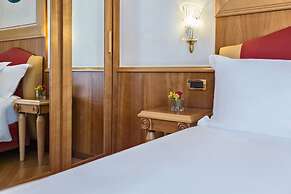 Renaissance Naples Hotel Mediterraneo