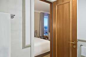 Renaissance Naples Hotel Mediterraneo