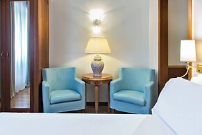 Renaissance Naples Hotel Mediterraneo