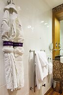 Ashford International Hotel & Spa