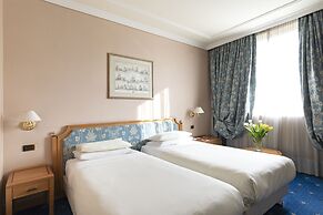 Royal Garden Hotel