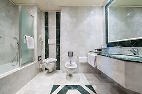 Royal Garden Hotel