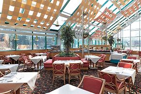 Royal Garden Hotel