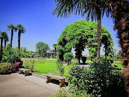 Royal Garden Hotel