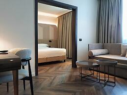 Royal Garden Hotel