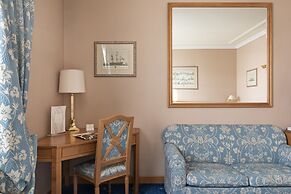 Royal Garden Hotel