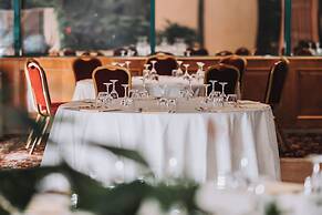 Royal Garden Hotel