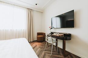 Royal Garden Hotel