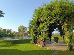 Royal Garden Hotel