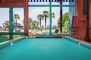 Royal Garden Hotel