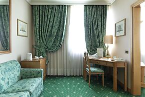 Royal Garden Hotel
