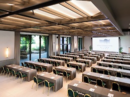 Royal Garden Hotel