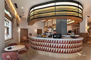Catalonia Excelsior Hotel