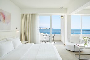 Lucy Hotel
