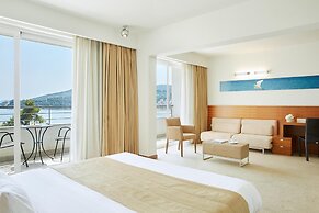 Lucy Hotel