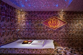 Metropolitan Al Mafraq Hotel