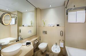 Metropolitan Al Mafraq Hotel