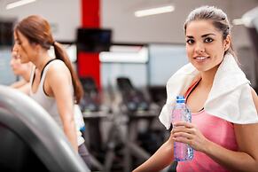 Metropolitan Al Mafraq Hotel