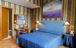Hotel Lirico