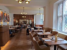 voco Letchworth Hall by IHG